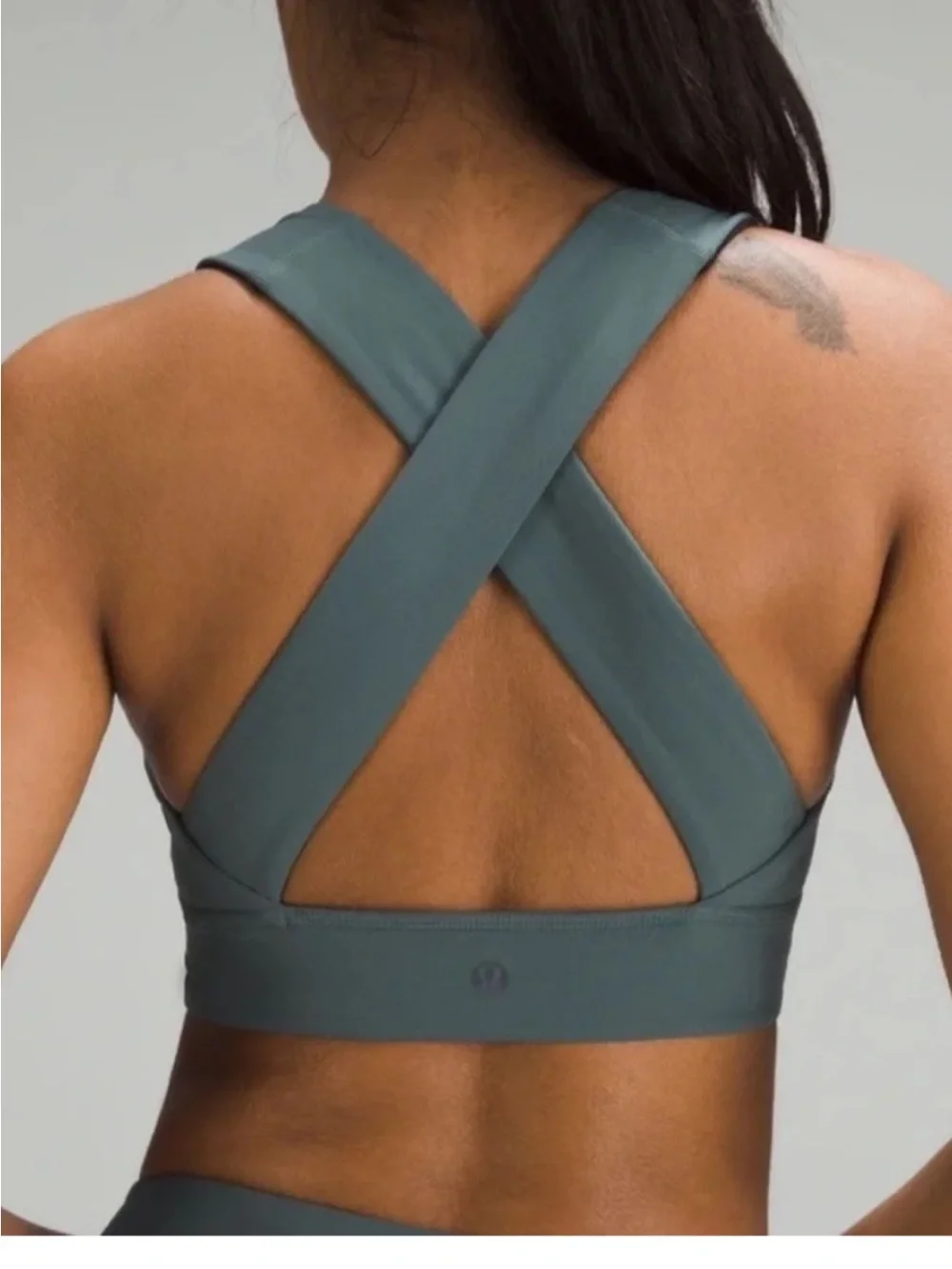 lululemon Lab Nulu Cross back  V-Neck yoga/ Sports Bra